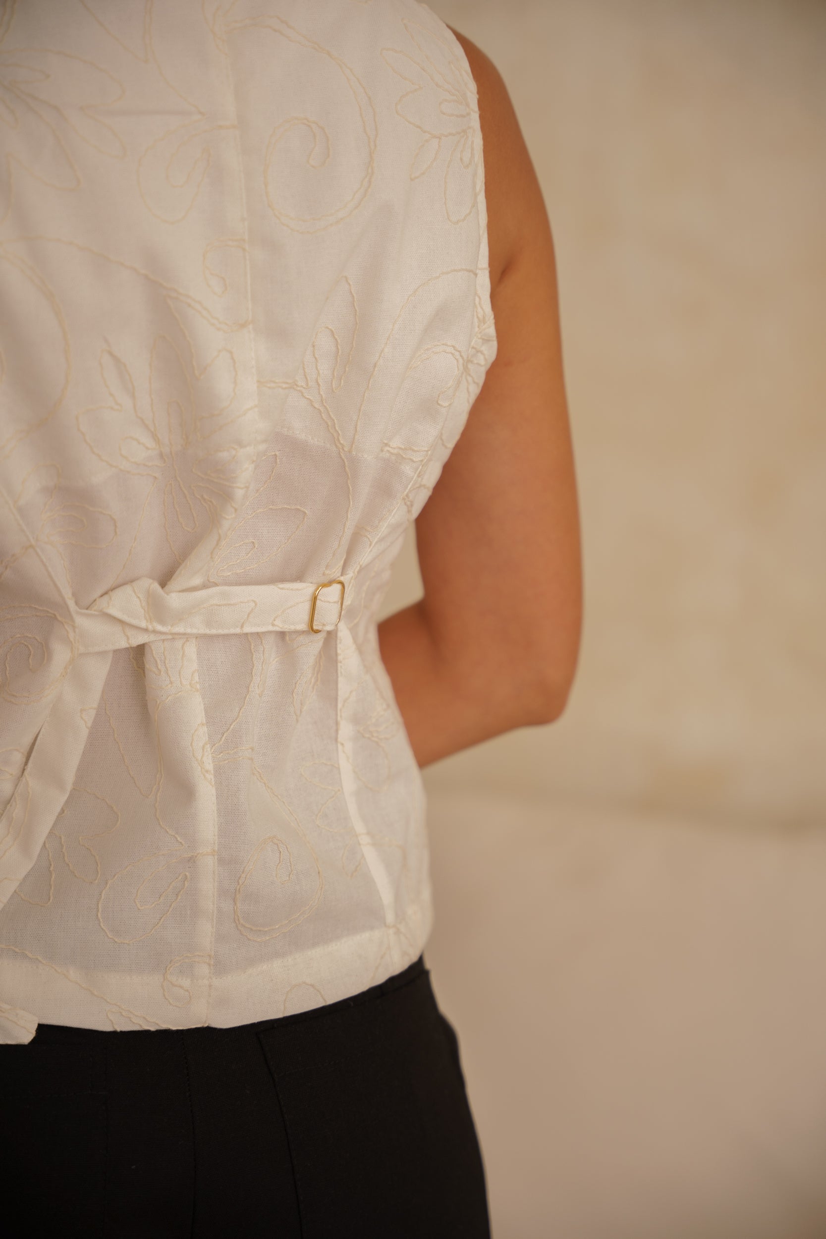 Chaleco Bordado - Vany